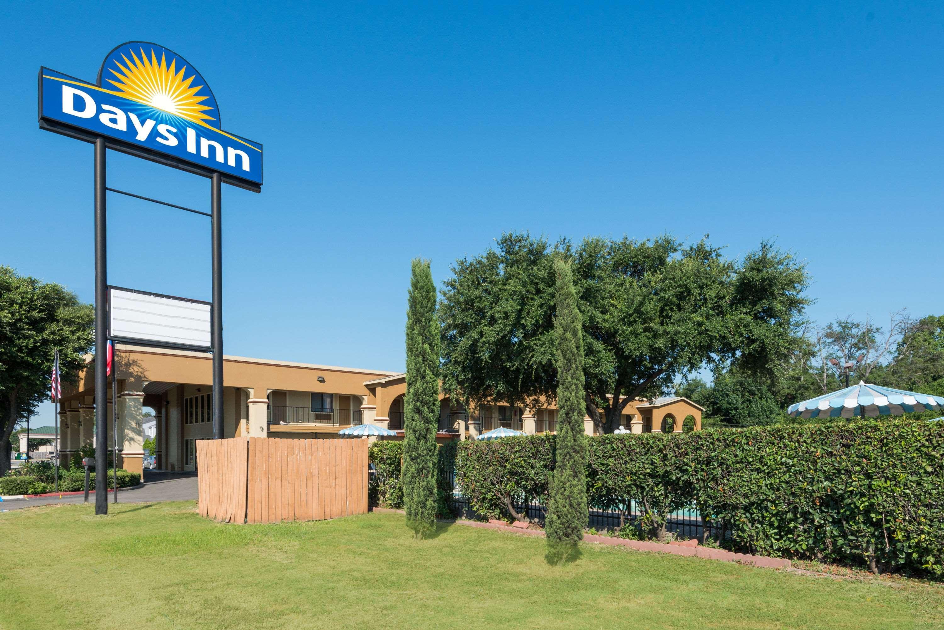 Days Inn By Wyndham San Marcos Eksteriør billede