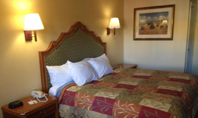 Days Inn By Wyndham San Marcos Eksteriør billede